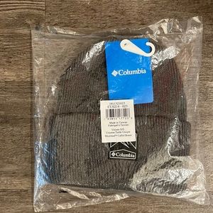 Columbia winter beanie. Gray. Unisex. One size fits all.